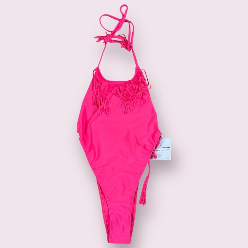 minimale animale one piece